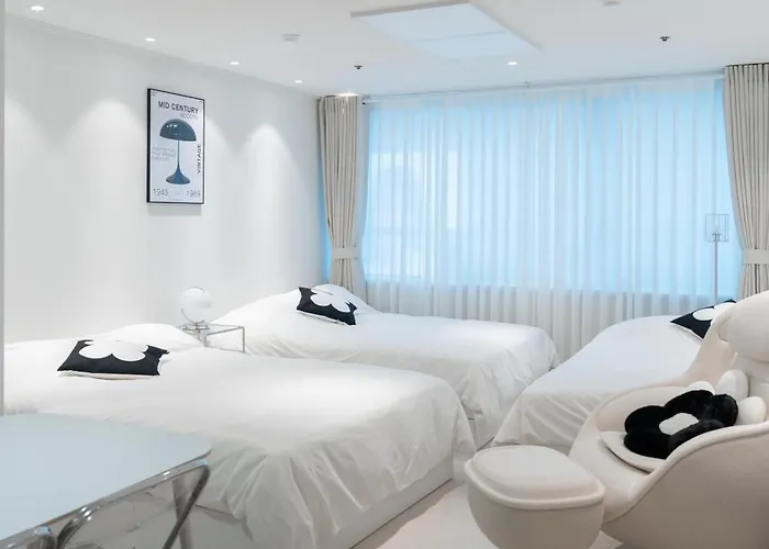 New Hongdae Stn 30sec #massage Chair #netflix #purifier V Apartment Seoul