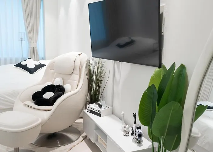 New Hongdae Stn 30sec #massage Chair #netflix #purifier V Apartment Seoul