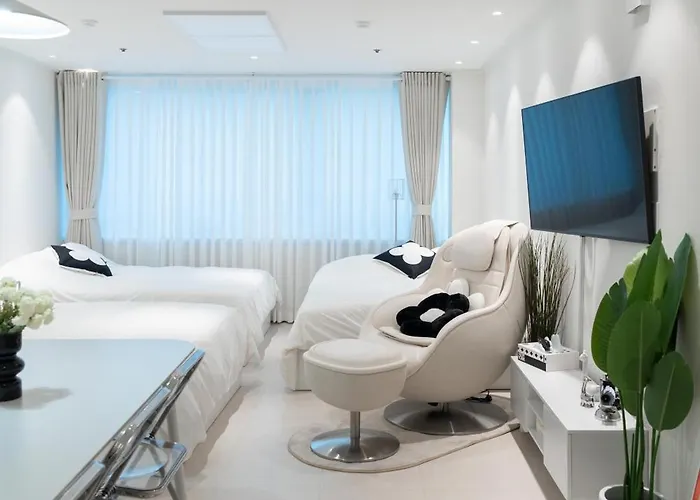 New Hongdae Stn 30sec #massage Chair #netflix #purifier V Apartment