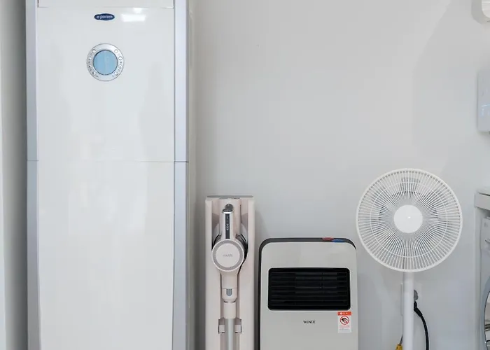 Apartment New Hongdae Stn 30sec #massage Chair #netflix #purifier V Seoul