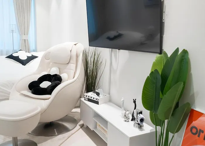 New Hongdae Stn 30sec #massage Chair #netflix #purifier V Apartment Seoul